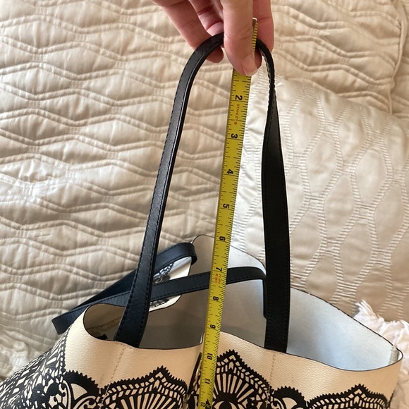 Tory Burch tote- Gorgeous! - Picture 10 of 11